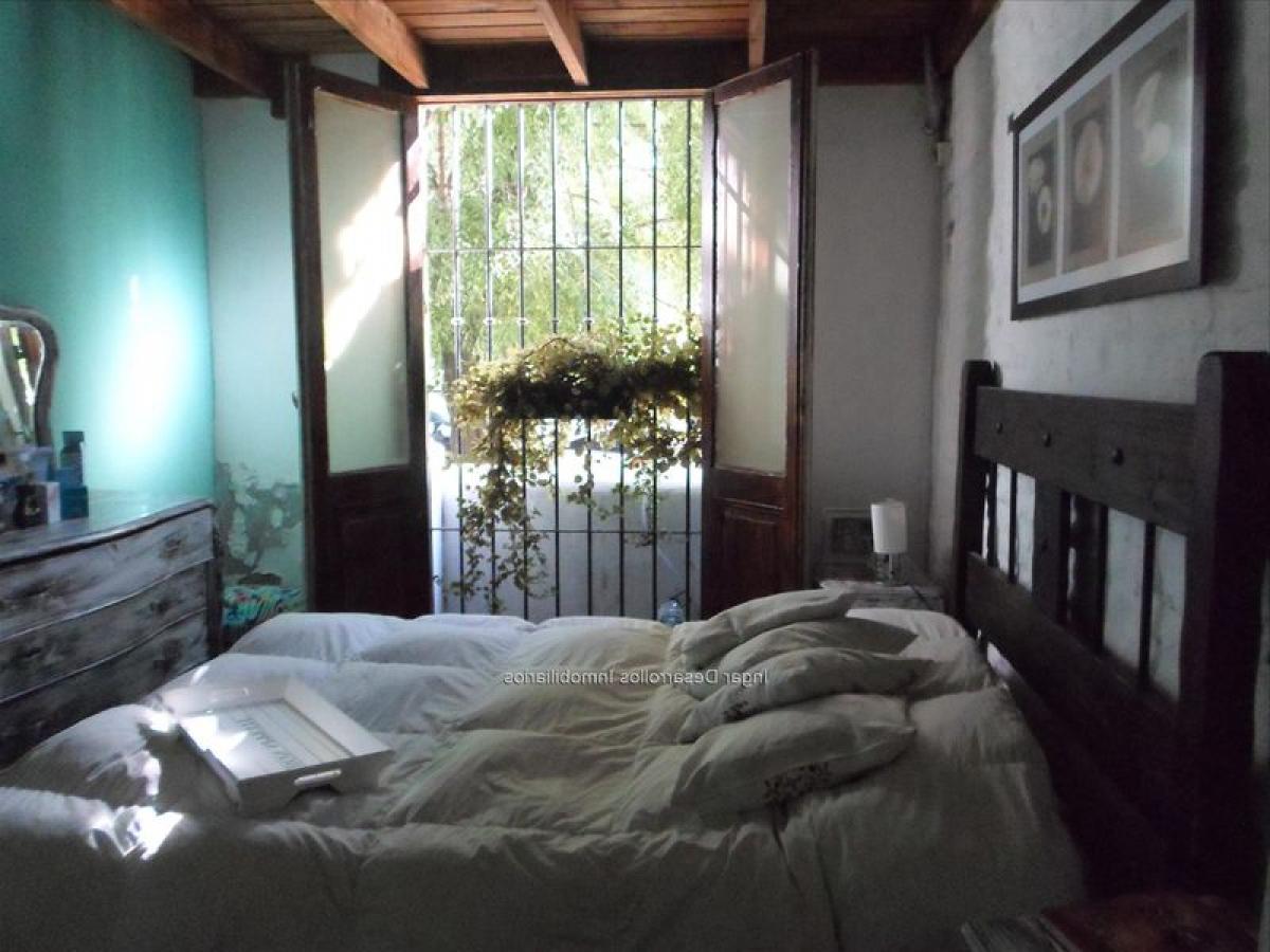 4 bedrooms House in Montevideo, Uruguay No. 10491