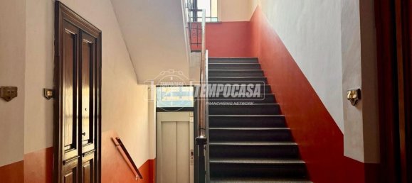 3 rooms Apartment in Turin, Italy No. 10039 2