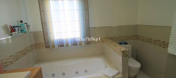 3 bedrooms Apartment in Benahavis, Spain No. 111752 43