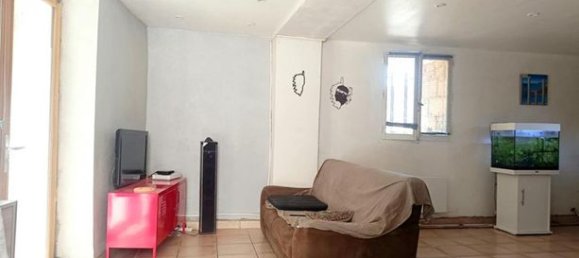 2 bedrooms Townhouse in Saint-Mitre-les-Remparts, France No. 314351 10