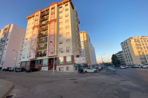 Квартира с 3 спальнями в Сетубал, Португалия № 268412