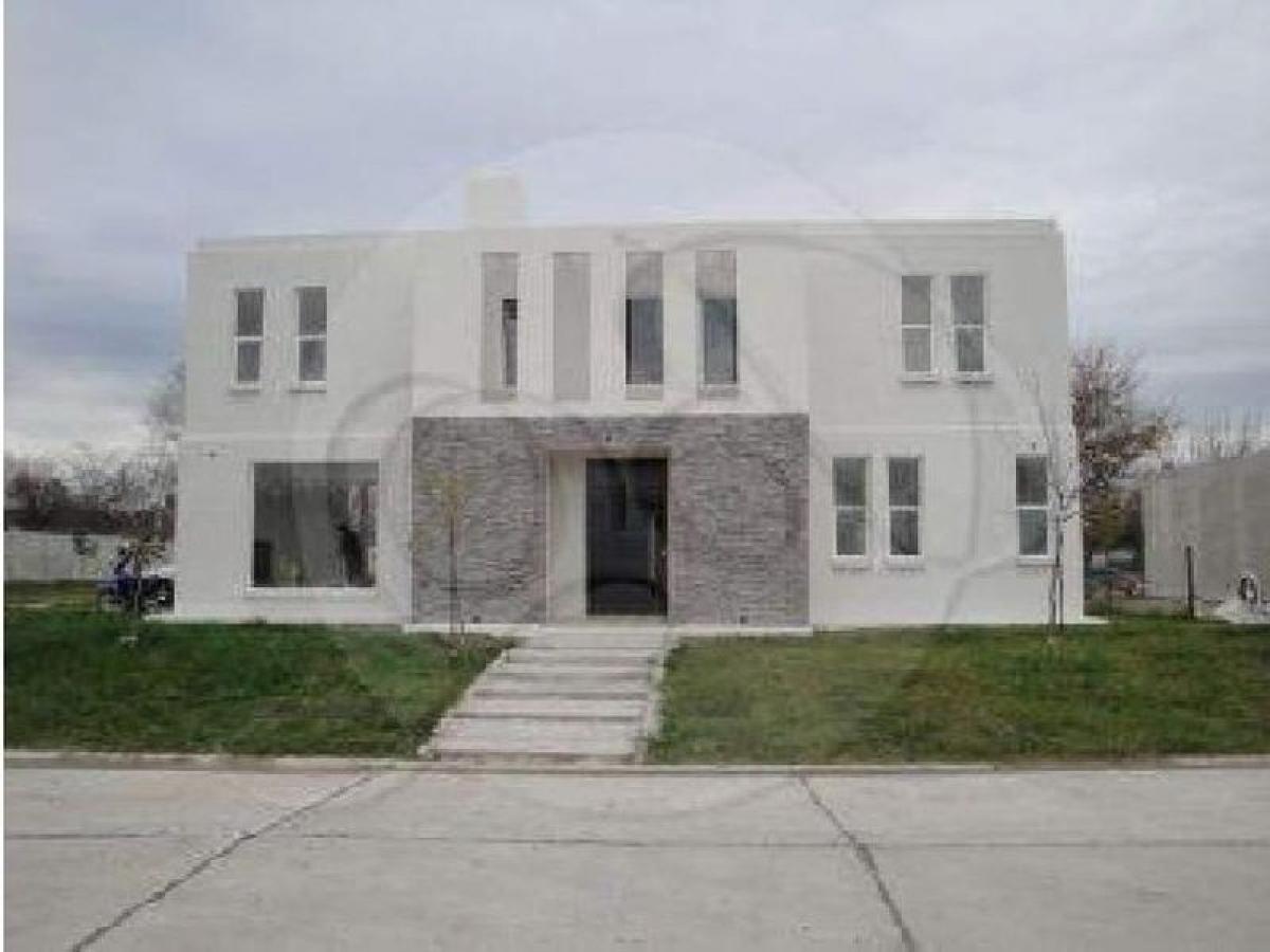 3 bedrooms House in Pilar, Argentina No. 69343