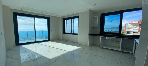 Penthouse 3+1 in Emarine, Alanya, Turkey No. 35216 5