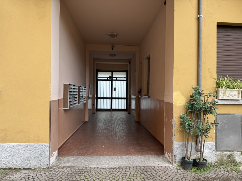 2 bedrooms Apartment in Milan, Italy No. 243107