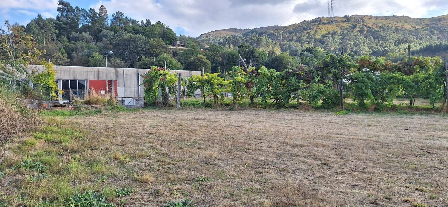  قطعة أرض في Louredo, Portugal رقم 320659