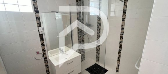 2 chambres Appartement à Troyes, France No. 250686 3