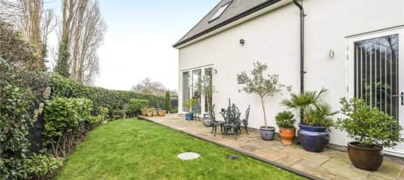 2 bedrooms House in Essendon, United Kingdom No. 6546 12