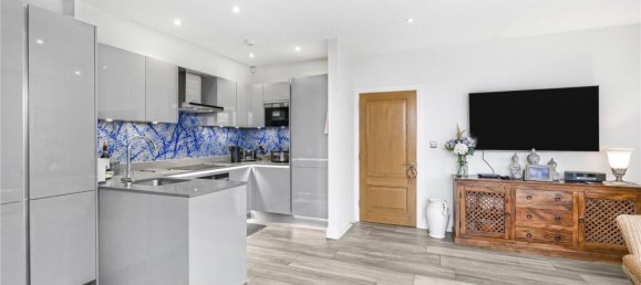 2 bedrooms House in Essendon, United Kingdom No. 6546 5