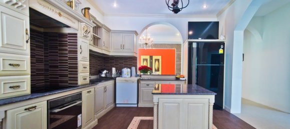 8 bedrooms Commercial property in Bang Sare, Thailand No. 7789 19