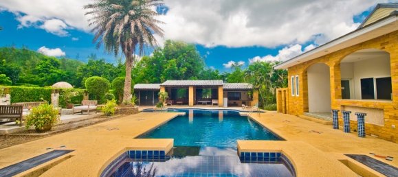 8 bedrooms Commercial property in Bang Sare, Thailand No. 7789 7