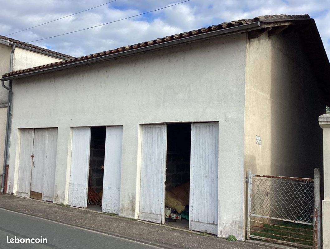 Garagem em Coutras, France N.º 100302