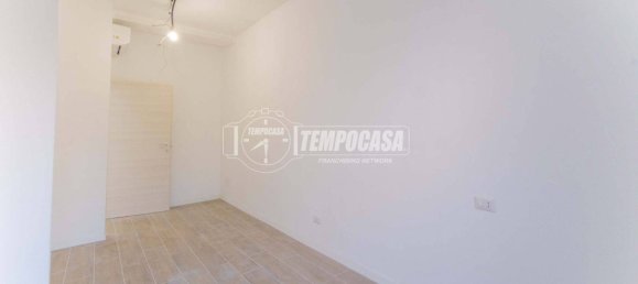 2 bedrooms Apartment in Milan, Italy No. 319882 15