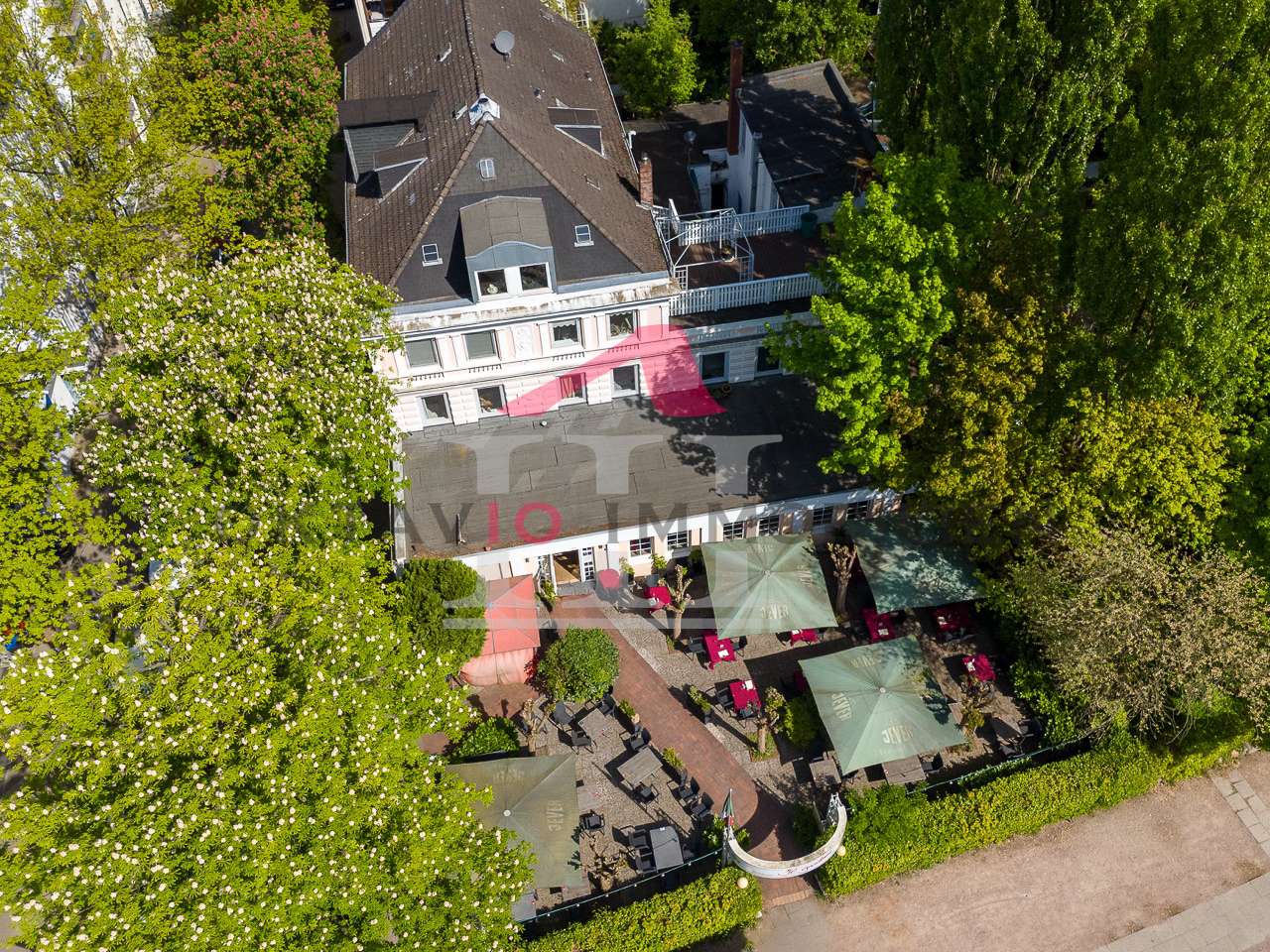 794m² Building in Altona, Germany No. 230910