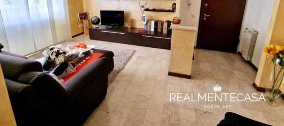 2-salle Appartement à Vigevano, Italy No. 110480 3