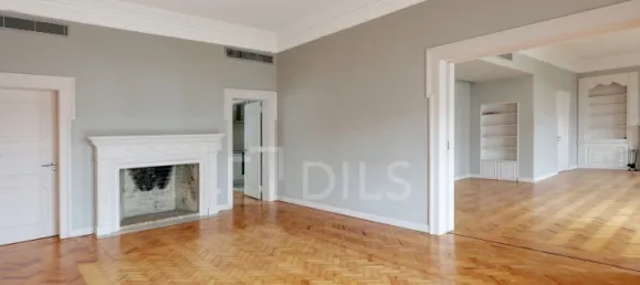 6 bedrooms House in Lisbon, Portugal No. 128990 16