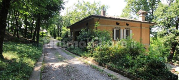 4 Schlafzimmer Villa in Quattro Castella, Italy, Nr. 80526 10