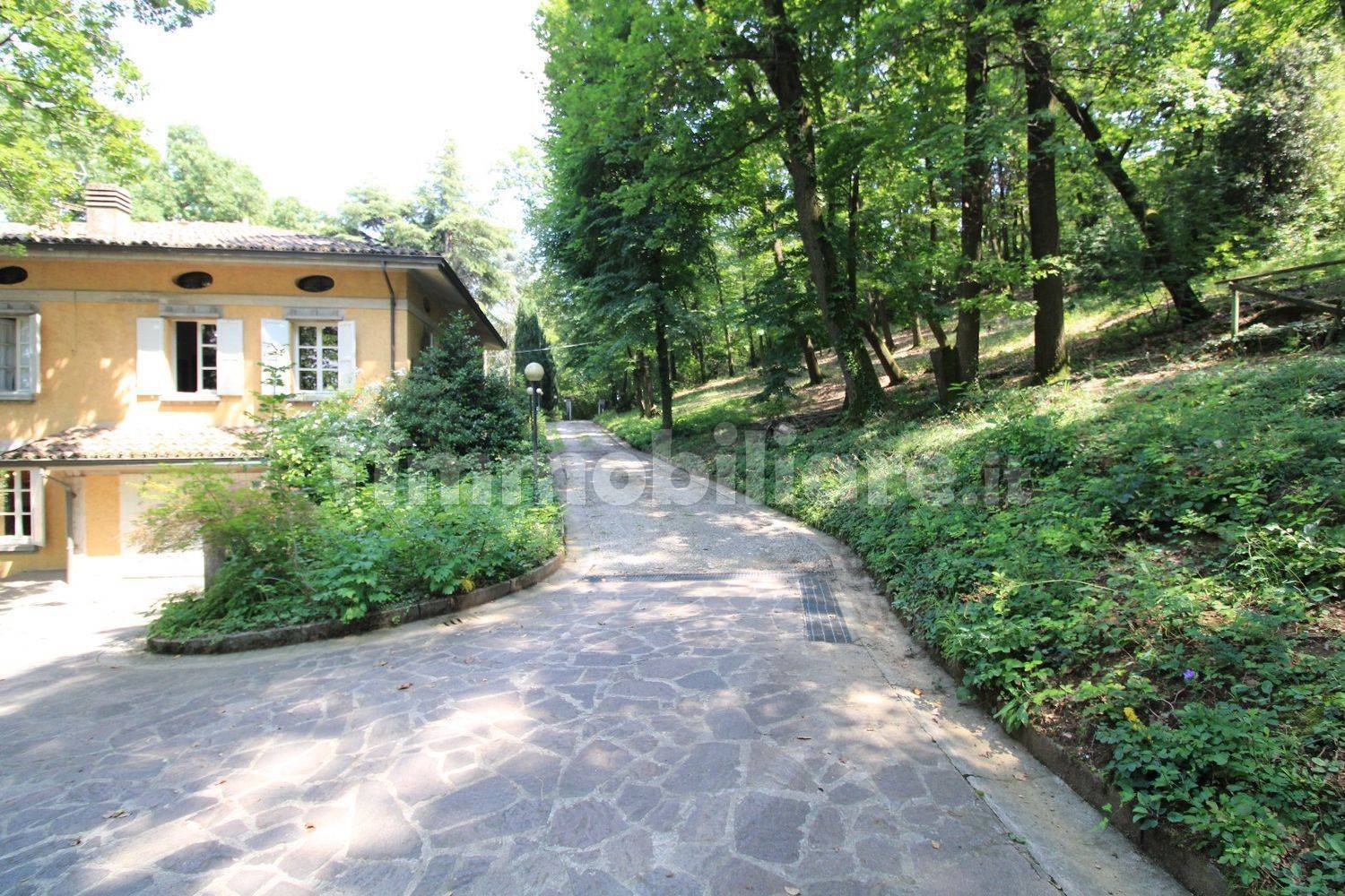 4 Schlafzimmer Villa in Quattro Castella, Italy, Nr. 80526