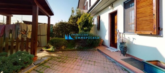 5 rooms House in Massa, Italy No. 85053 2