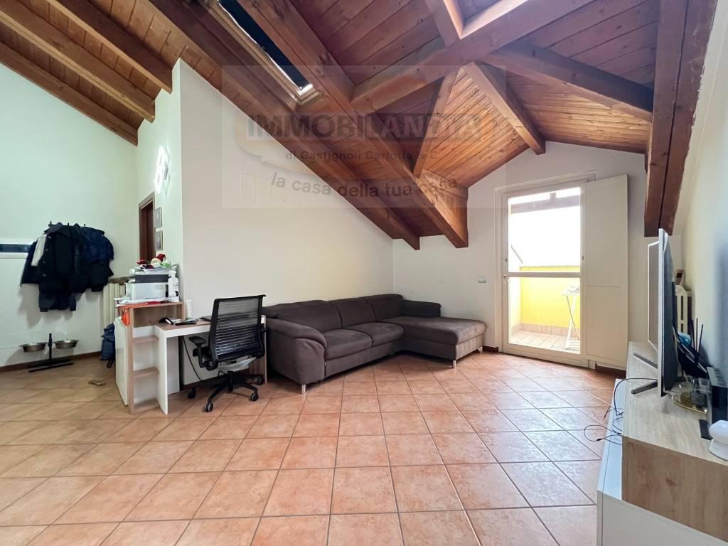 3غرفة شقة في Comazzo, Italy رقم 29935