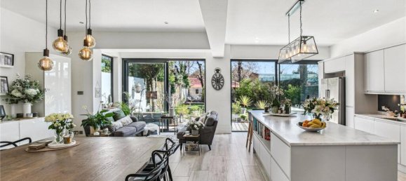 5 bedrooms House in London, United Kingdom No. 5165 17