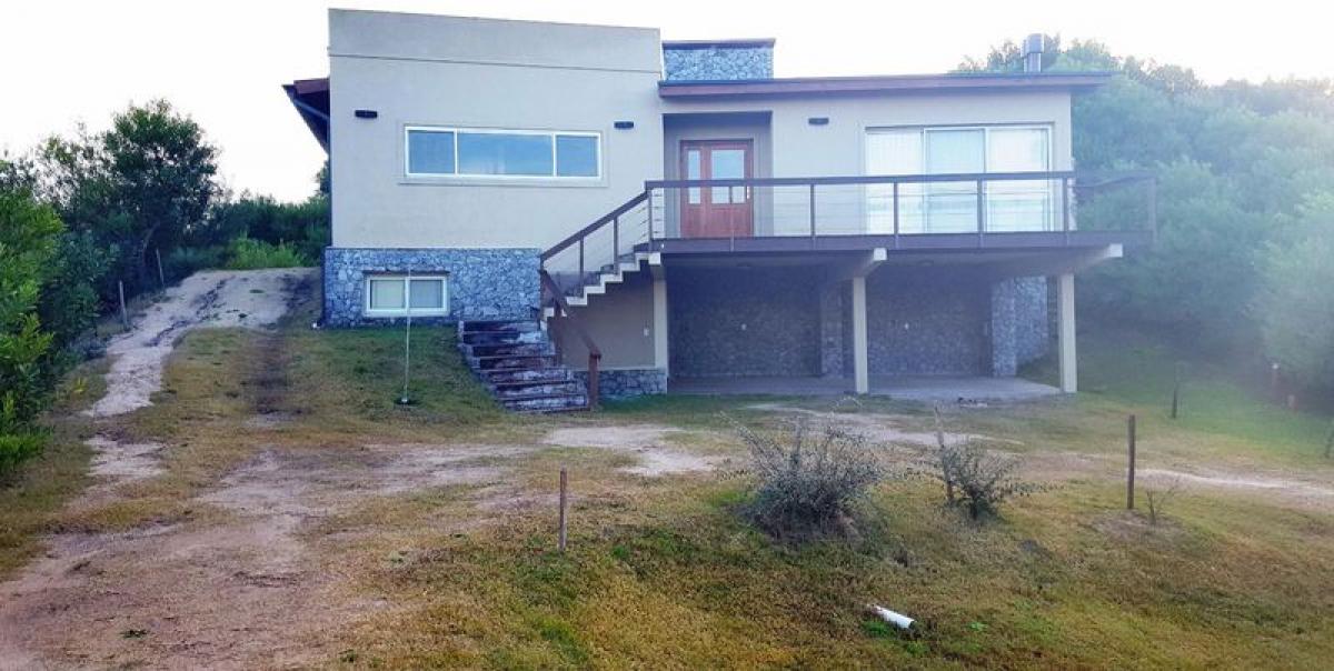 4 bedrooms House in Mar del Plata, Argentina No. 101981
