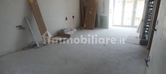 Квартира с 5 спальнями в Ро, Италия № 309407 3