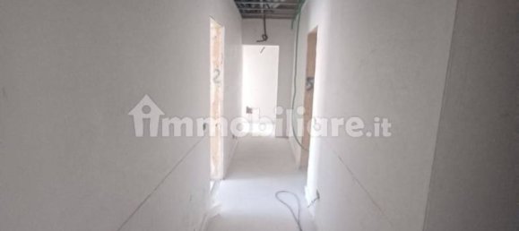 Квартира с 5 спальнями в Ро, Италия № 309407 2