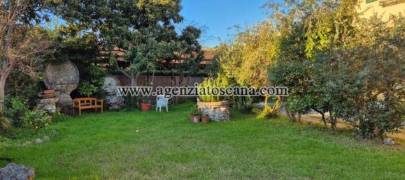 2 bedrooms Apartment in Forte dei Marmi, Italy No. 283313 3