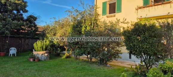 2 bedrooms Apartment in Forte dei Marmi, Italy No. 283313 2