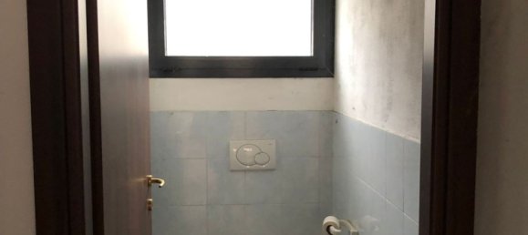 130m² Warehouse in Cremenaga, Italy No. 186957 8