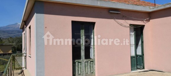 Здание с 5 комнатами в Ачиреале, Италия № 373026 11