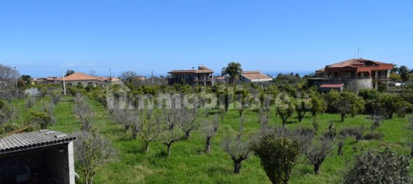 Здание с 5 комнатами в Ачиреале, Италия № 373026 10