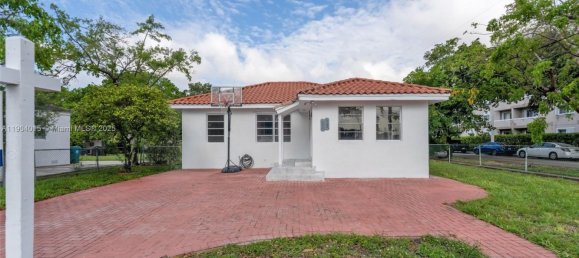 245.82m² Land for sale in Miami, Miami-Dade, Florida, USA № 614242 2