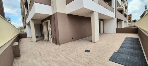 3 rooms Apartment in Caivano, Italy No. 114357 2