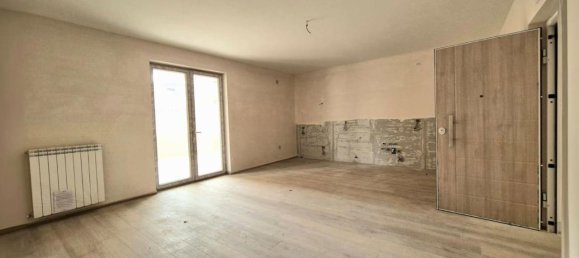 3 rooms Apartment in Caivano, Italy No. 114357 4