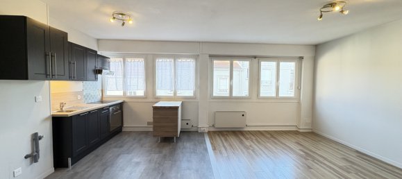 Apartamento de 2 dormitorios en Roanne, France No. 346480 2