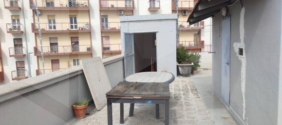 Apartamento de 5 divisões em Bari, Italy N.º 33849 30