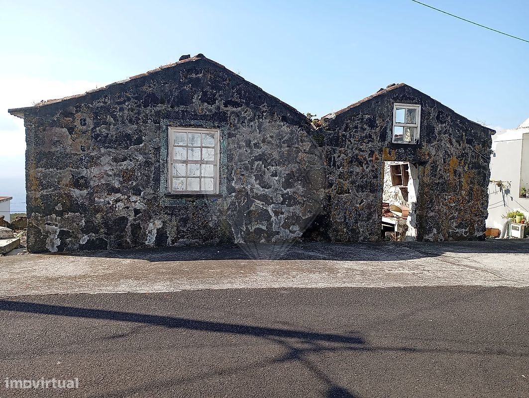 2 bedrooms House in Velas, Portugal No. 25947