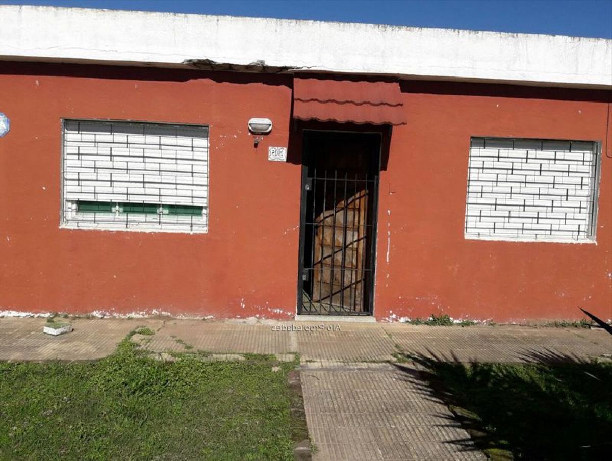 2 bedrooms House in Montevideo, Uruguay No. 1823