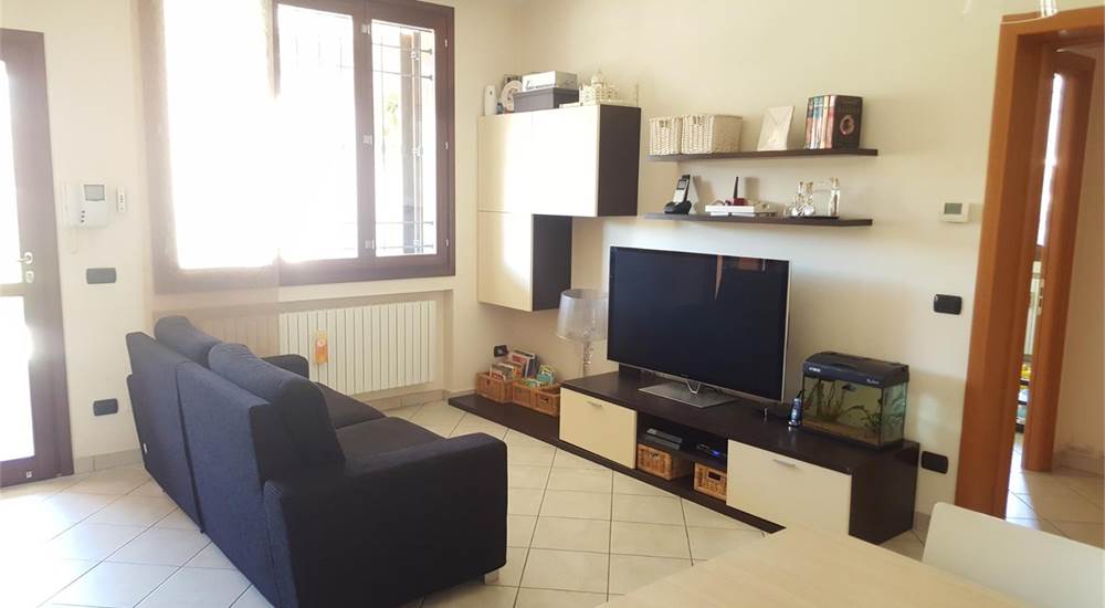 2 Schlafzimmer Doppelhaus in San Prospero, Italy, Nr. 167981