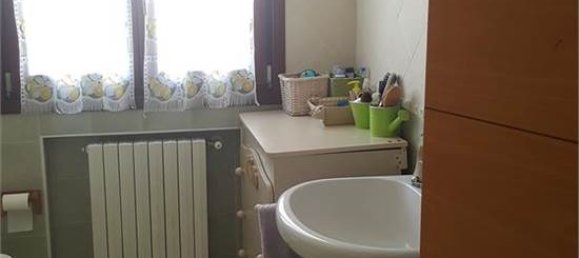 2 Schlafzimmer Doppelhaus in San Prospero, Italy, Nr. 167981 16