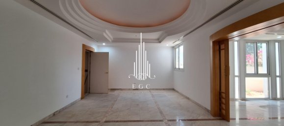 5 bedrooms Villa in Abu Dhabi, UAE No. 23038 6