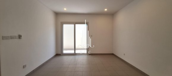 5 bedrooms Villa in Abu Dhabi, UAE No. 23038 24