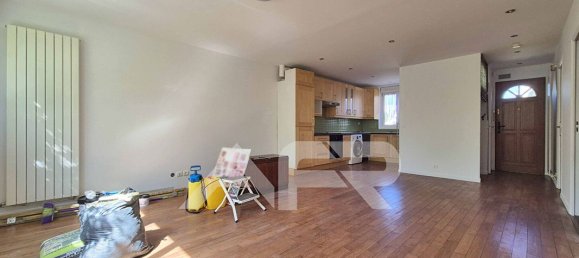 2 bedrooms House in Chatou, France No. 182799 3