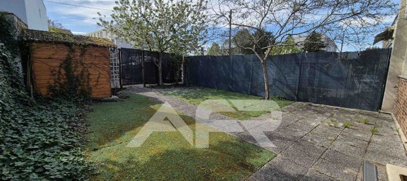 2 bedrooms House in Chatou, France No. 182799 13