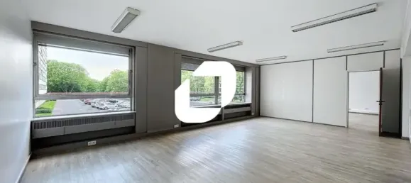 85m² Office in Croix, France No. 346116 2