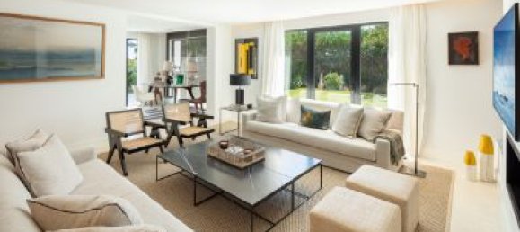 6 bedrooms Villa in Marbella, Spain No. 20479 11