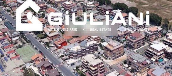 3-salle Penthouse à Pomezia, Italy No. 7913 4