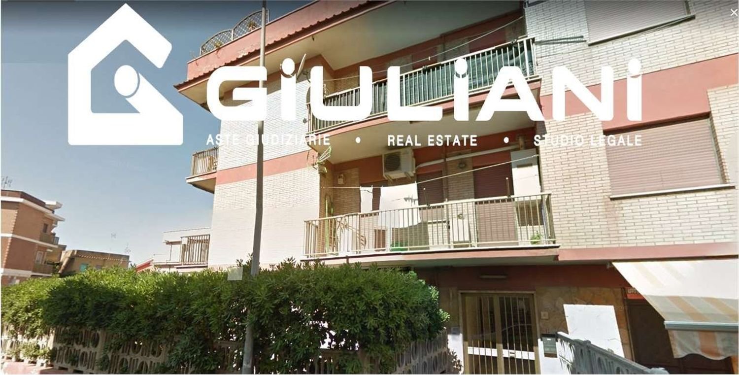 3-salle Penthouse à Pomezia, Italy No. 7913