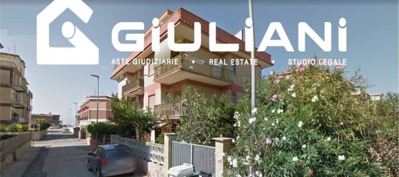 3-salle Penthouse à Pomezia, Italy No. 7913 2